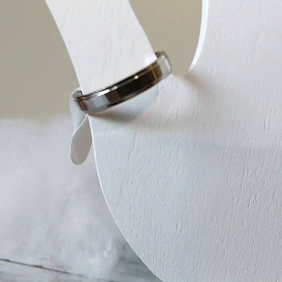 Unisex Beveled Stainless Steel Ring - Size 9.25 - Picture 4 of 5